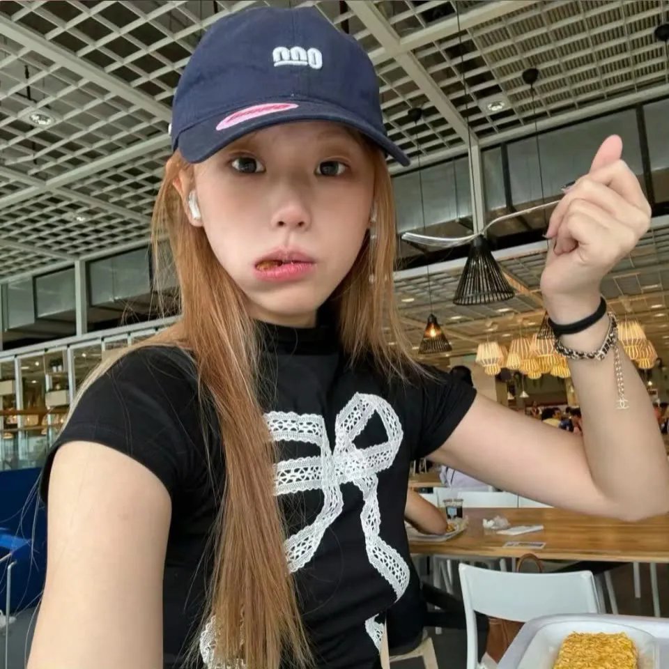群蛇出洞